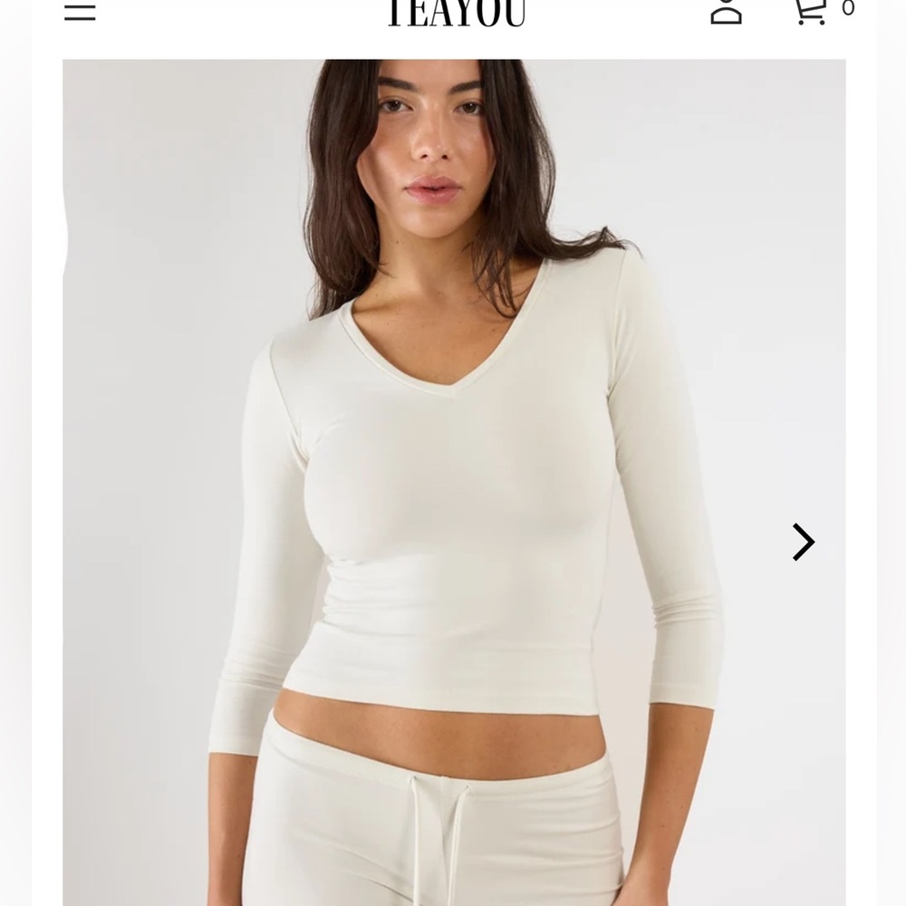 Tea you V neck top